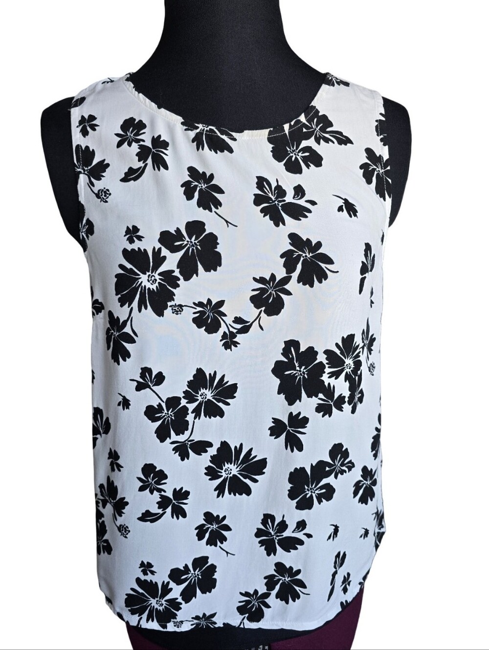 J. Crew White & Black Sleeveless Floral Blouse Size S Boho Cottagecore Casual